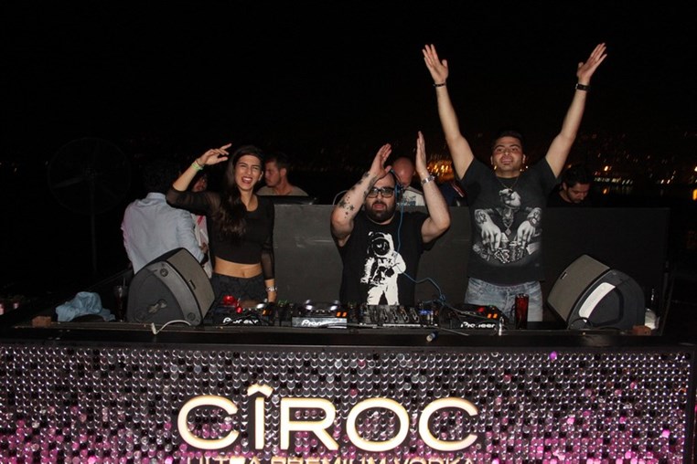 NDU SKYBAR Full Of Stars